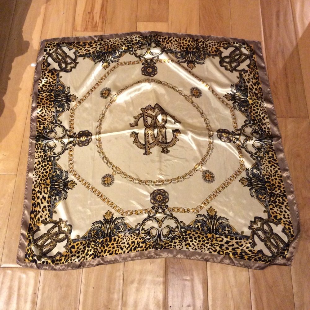 🌺ANIMAL PRINT LEOPARD SCARF SHAWL WRAP SILK SATIN - Picture 7 of 7